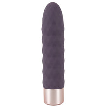 Lade das Bild in den Galerie-Viewer, Silikon Elegant Vibrator mit 10 Vibrationsmodi, 15cm &quot;Diamond Vibe&quot;
